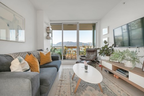 302-933 Hastings Street E, Vancouver, BC 