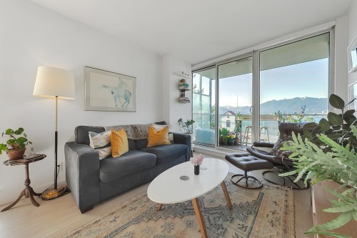 302-933 Hastings Street E, Vancouver, BC 