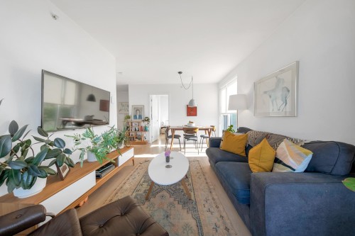 302-933 Hastings Street E, Vancouver, BC 