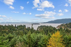 5532 Westhaven Road  West Vancouver, BC V7W 3E9