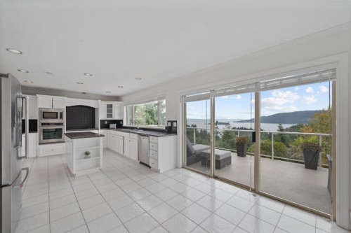 5532 Westhaven Road, West Vancouver, BC 