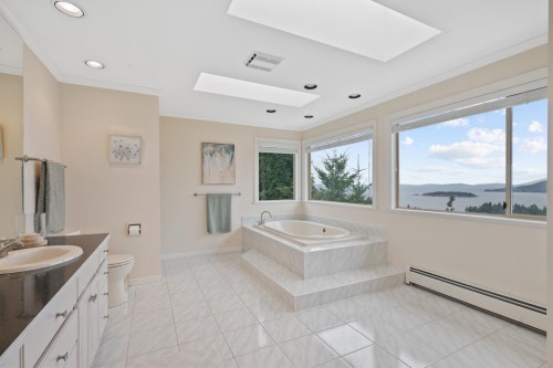 5532 Westhaven Road, West Vancouver, BC 