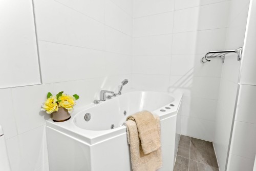 1122 Ioco Road, Port Moody, BC 