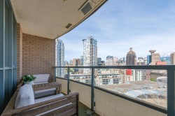 1703-63 Keefer Place  Vancouver, BC V6B 6N6