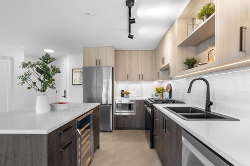 604-2002 St. George Street, Port Moody, BC 