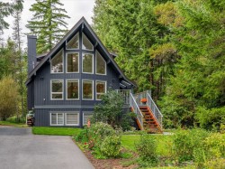 16 Garibaldi Drive  Whistler, BC V8E 0A7