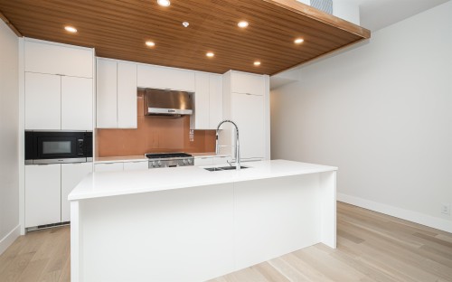 206-6707 Nelson Avenue, West Vancouver, BC 