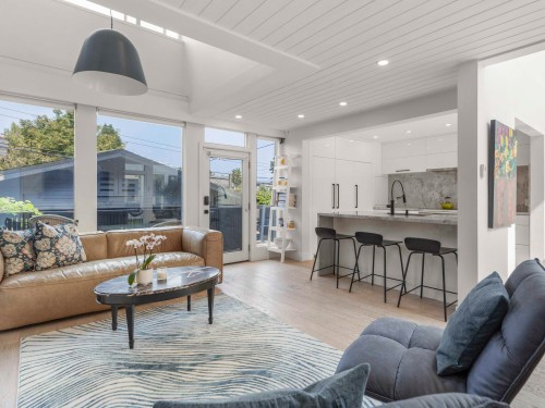 4615 7Th Avenue W, Vancouver, BC 