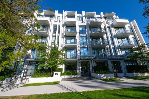 212-4240 Cambie Street  Vancouver, BC V5Z 0K6