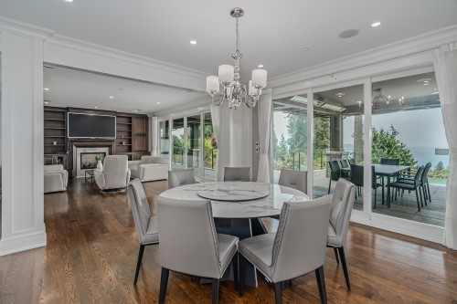 2638 Queens Avenue, West Vancouver, BC 