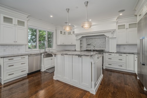 2638 Queens Avenue, West Vancouver, BC 