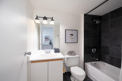 420-3440 Broadway W, Vancouver, BC 