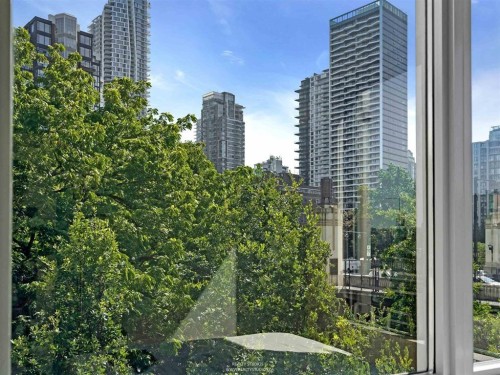 701-1005 Beach Avenue, Vancouver, BC 