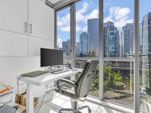 701-1005 Beach Avenue, Vancouver, BC 