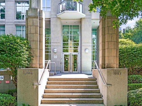 701-1005 Beach Avenue, Vancouver, BC 