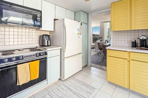 802-1455 Duchess Avenue, West Vancouver, BC 