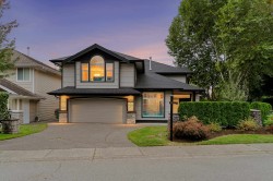 10555 239 Street  Maple Ridge, BC V2W 1X1
