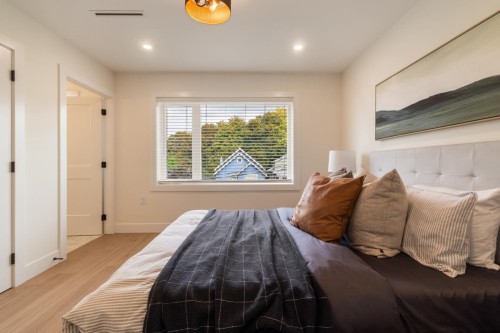 2049 4Th Avenue E, Vancouver, BC 