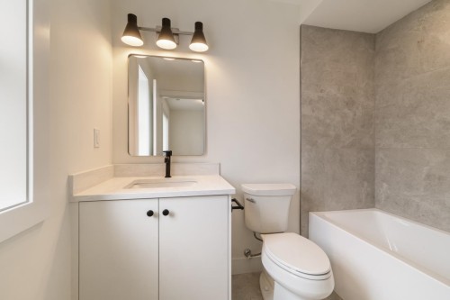 2049 4Th Avenue E, Vancouver, BC 