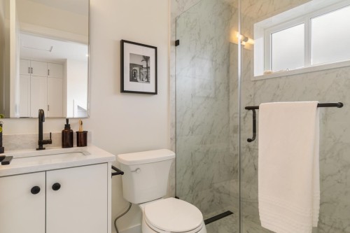 2049 4Th Avenue E, Vancouver, BC 