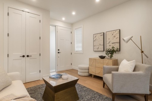 2049 4Th Avenue E, Vancouver, BC 