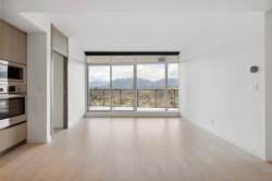 2X03-4880 Lougheed Highway  Burnaby, BC V5C 0N1