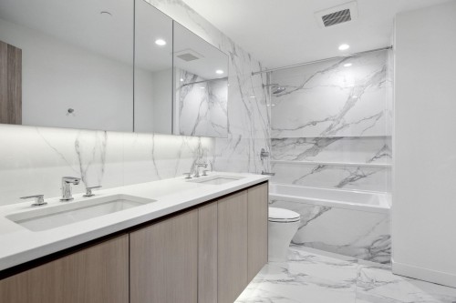 2X03-4880 Lougheed Highway, Burnaby, BC 