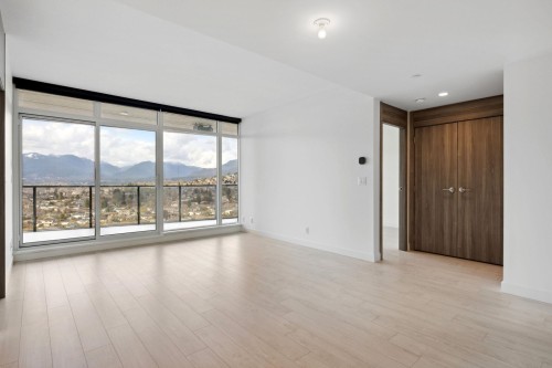 2X03-4880 Lougheed Highway, Burnaby, BC 