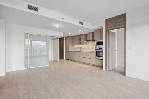 2X03-4880 Lougheed Highway, Burnaby, BC 