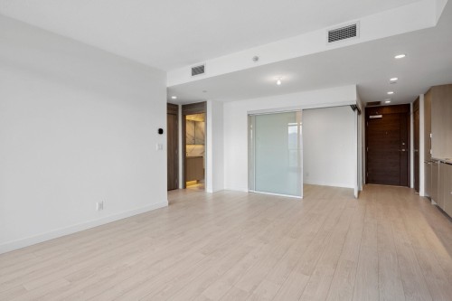 2X03-4880 Lougheed Highway, Burnaby, BC 