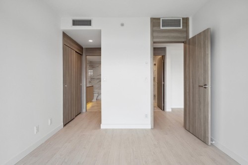 2X03-4880 Lougheed Highway, Burnaby, BC 