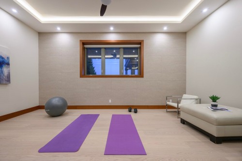 618 Hawstead Place, West Vancouver, BC 