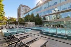 610-125 14th Street E North Vancouver, BC V7L 0E6