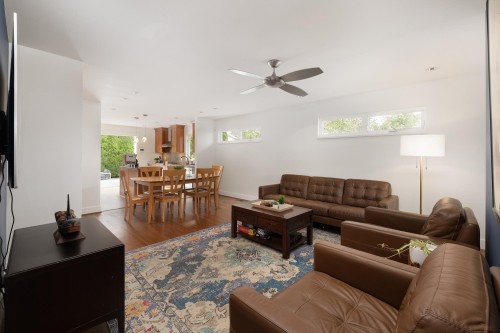 518 7Th Street E, North Vancouver, BC 