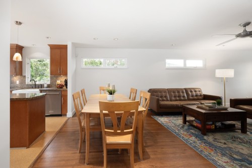 518 7Th Street E, North Vancouver, BC 