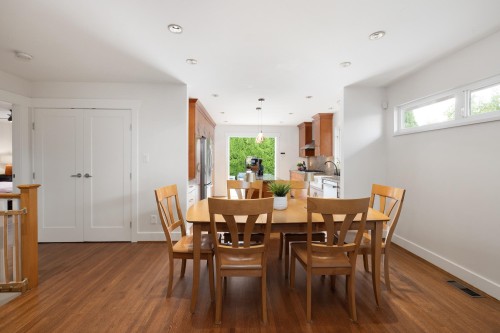 518 7Th Street E, North Vancouver, BC 