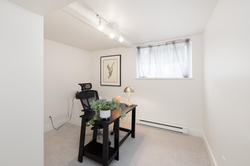 518 7Th Street E, North Vancouver, BC 