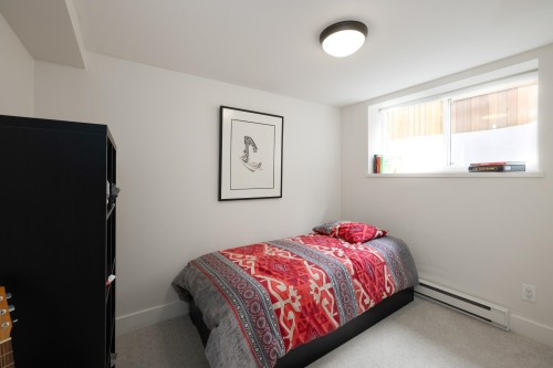 518 7Th Street E, North Vancouver, BC 