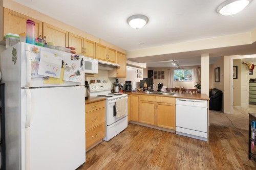 518 7Th Street E, North Vancouver, BC 