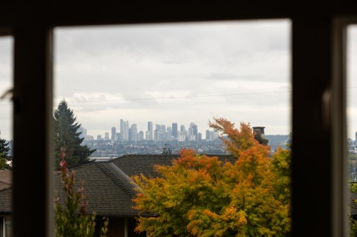 518 7Th Street E, North Vancouver, BC 