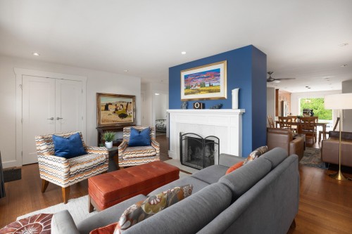 518 7Th Street E, North Vancouver, BC 