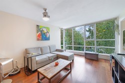 302-1808 3rd Avenue W Vancouver, BC V6J 0C4