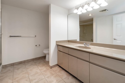 102-1230 Quayside Drive, New Westminster, BC 