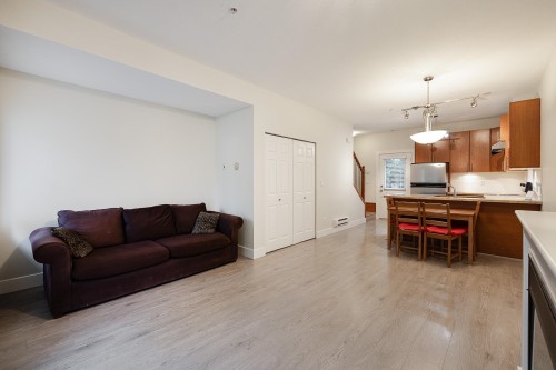 206-5211 Irmin Street  Burnaby, BC V5J 0C9