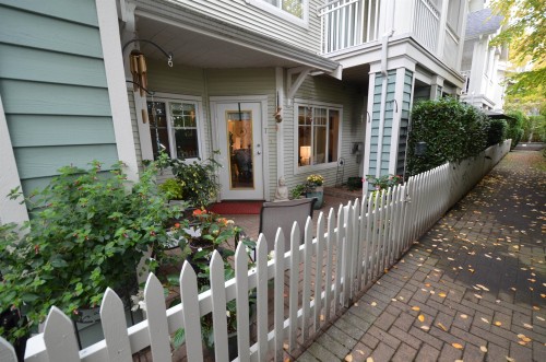 7-123 Seventh Street, New Westminster, BC 