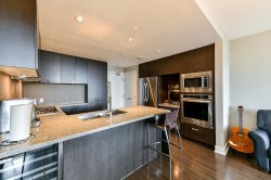 2605-3008 Glen Drive  Coquitlam, BC V3B 0J5