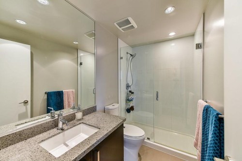 2605-3008 Glen Drive, Coquitlam, BC 