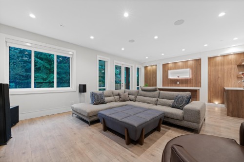 3404 Mamquam Road, Squamish, BC 