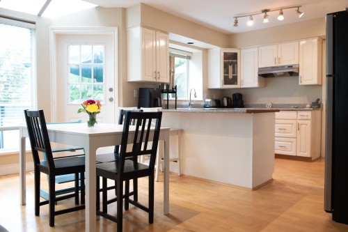 1 Buckhorn Place, Port Moody, BC 