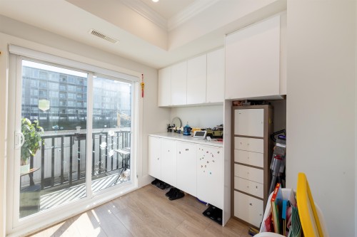 9-9211 Mckim Way, Richmond, BC 